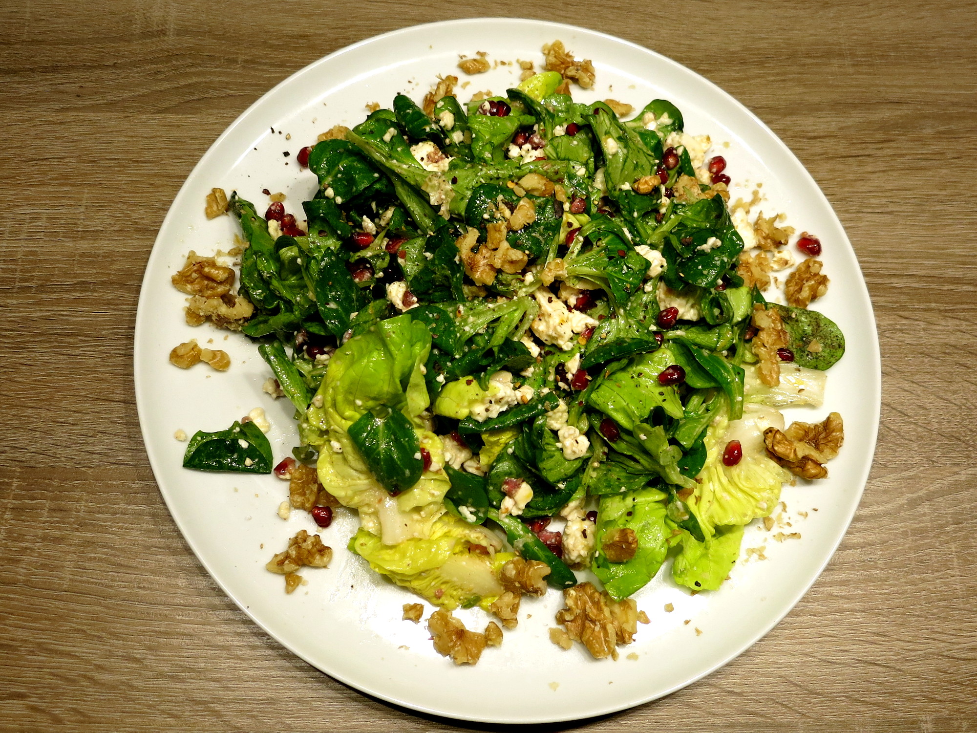 Feldsalat mit Granatapfel und Feta - Essen nicht Fressen