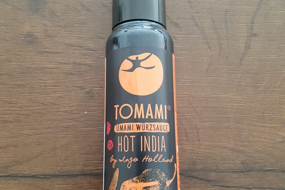 Flasche mit Tomami Hot India